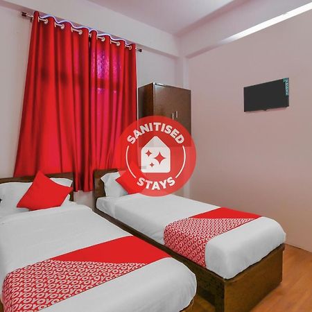 Oyo 17168 Hz Lodge Hyderabad Exterior foto